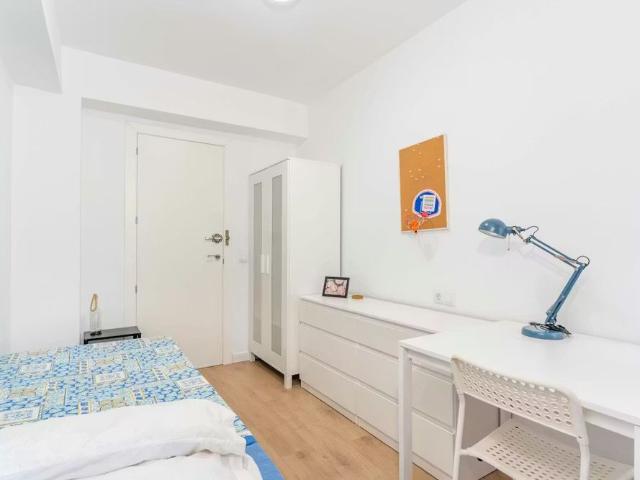 Calle de Pere de Valencia, Valencia, Valencian Community 46022