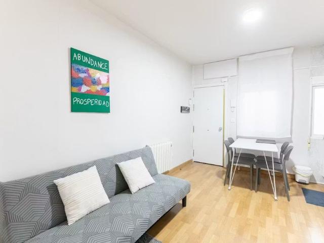 Calle de Quijada de Pandiellos, Madrid, Community of Madrid 28053