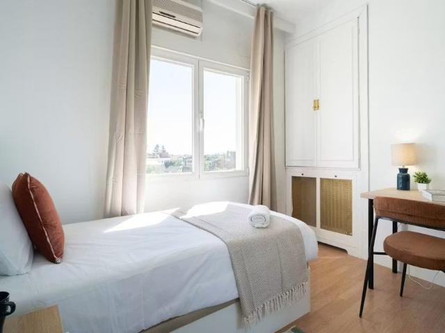 Calle de Rafael Herrera, Madrid, Community of Madrid 28036