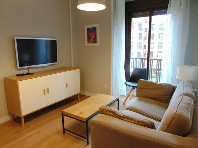 Calle de Samaniego, Madrid, Community of Madrid 28022