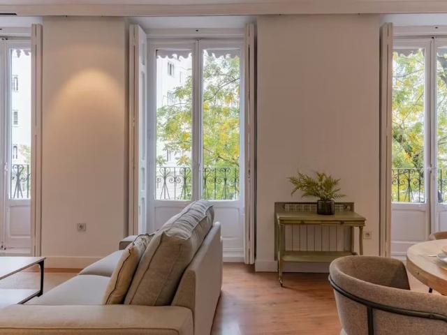 Calle de Santa Engracia, Madrid, Community of Madrid 28010