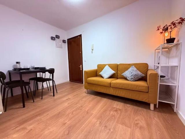Calle de Santa Julia, Madrid, Community of Madrid 28053