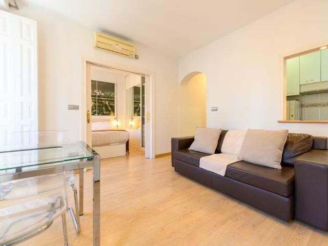 Calle de San Bernardo, Madrid, Community of Madrid 28004