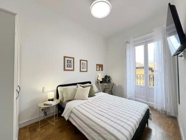 Calle de San Bernardo, Madrid, Community of Madrid 28015
