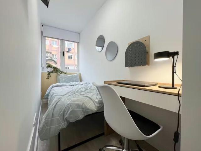 Calle de San Dacio, Madrid, Community of Madrid 28034