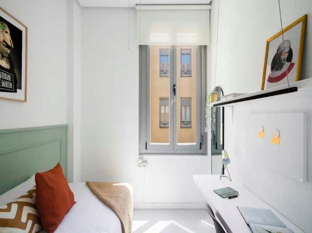 Calle de San Lorenzo, Madrid, Community of Madrid 28004