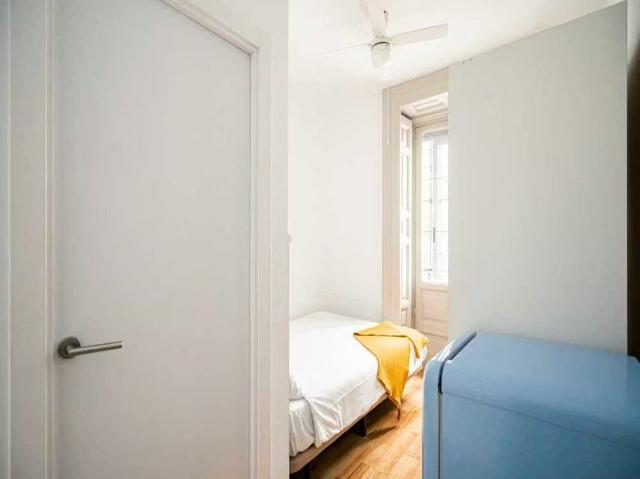 Calle de San Lorenzo, Madrid, Community of Madrid 28004