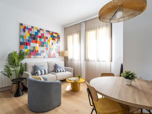 Calle de San Mateo, Madrid, Community of Madrid 28004