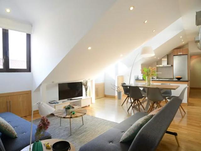 Calle de San Mateo, Madrid, Community of Madrid 28004