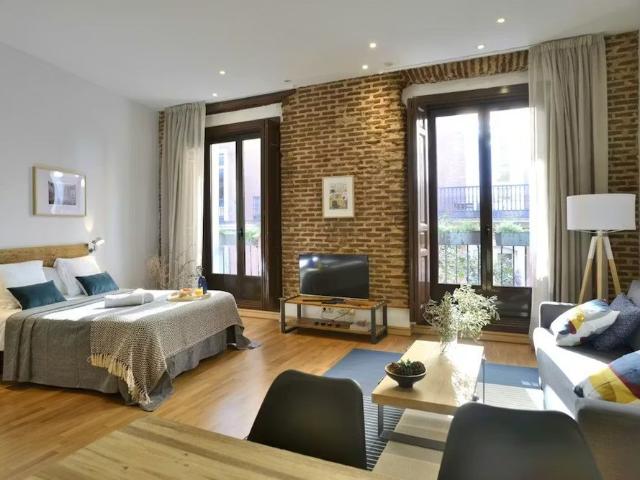 Calle de San Mateo, Madrid, Community of Madrid 28004