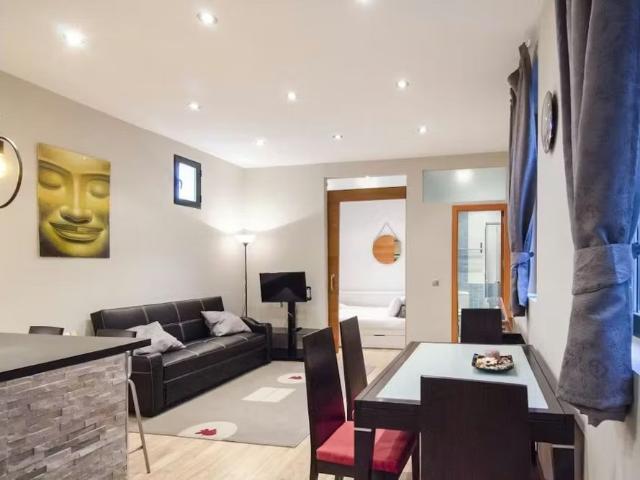Calle de San Vicente Ferrer, Madrid, Community of Madrid 28004