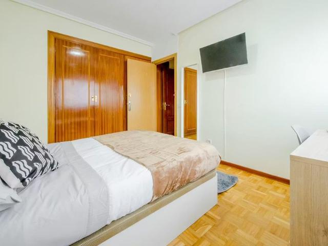 Calle de Sinesio Delgado, Madrid, Community of Madrid 28029