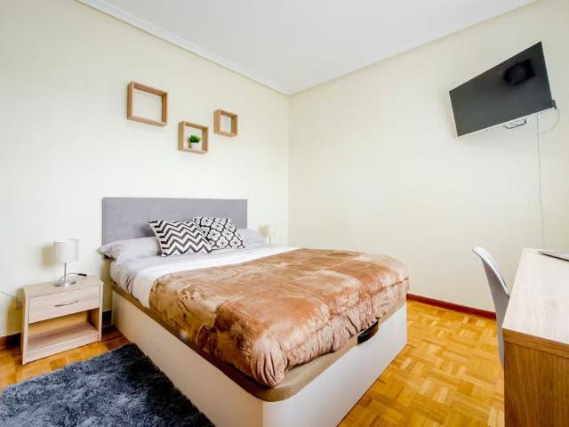 Calle de Sinesio Delgado, Madrid, Community of Madrid 28029