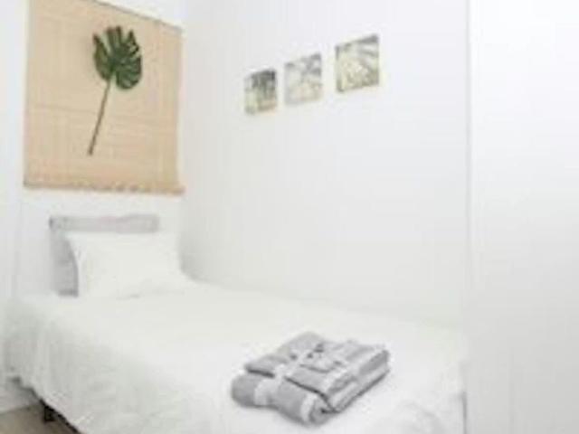 Calle del Conde de Vilches, Madrid, Community of Madrid 28028
