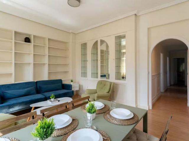Calle del Conde Duque, Madrid, Community of Madrid 28015