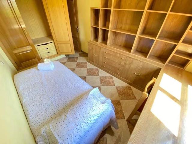 Calle del Cabo Machichaco, Madrid, Community of Madrid 28053