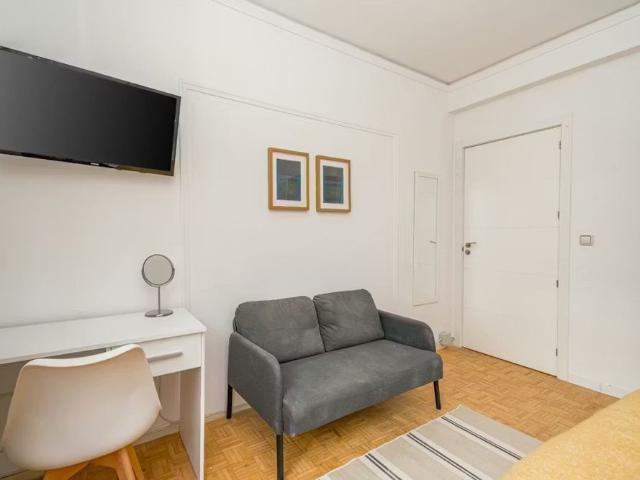 Calle del Cardenal Cisneros, Madrid, Community of Madrid 28010