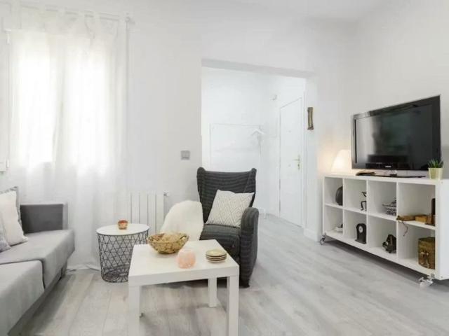 Calle del Carnero, Madrid, Community of Madrid 28005