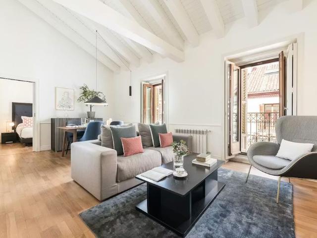 Calle del Almirante, Madrid, Community of Madrid 28004