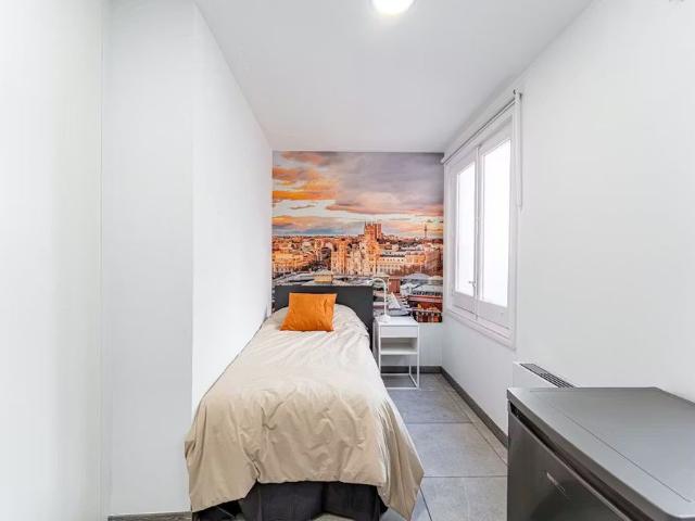 Calle del Arenal, Madrid, Community of Madrid 28013