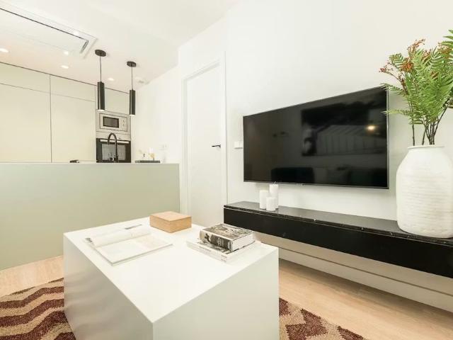 Calle del General Margallo, Madrid, Community of Madrid 28020