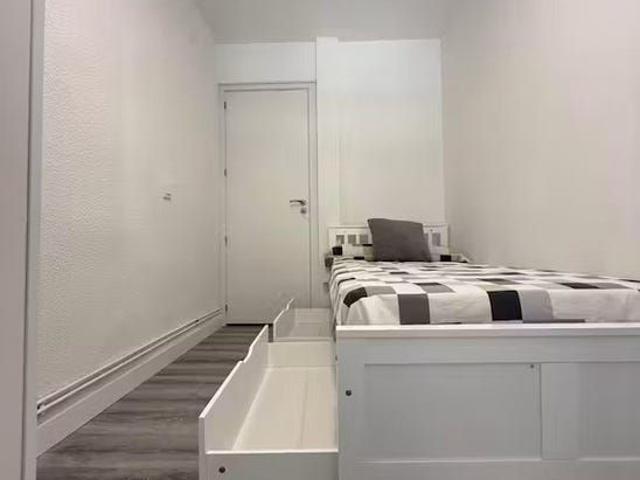Calle del General Ricardos, Madrid, Community of Madrid 28025