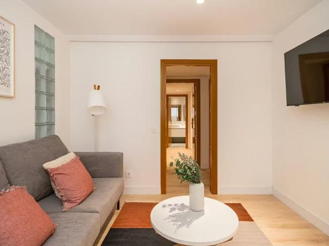 Calle del Doctor Fleming, Madrid, Community of Madrid 28036