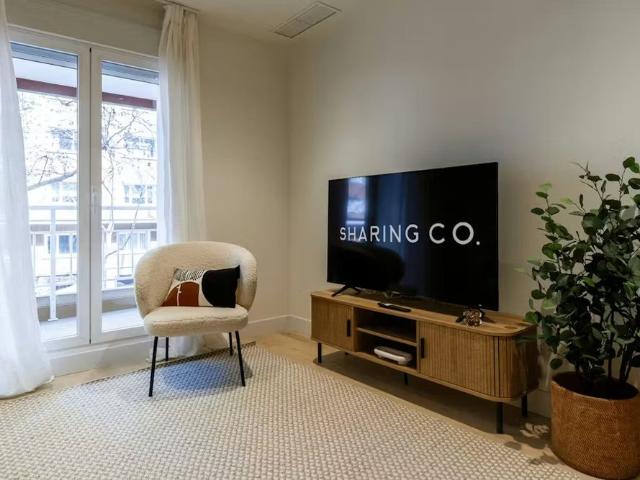 Calle del Doctor Fleming, Madrid, Community of Madrid 28036