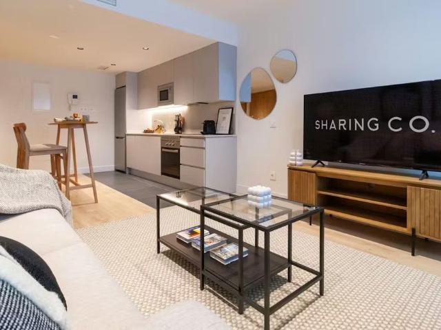 Calle del Doctor Fleming, Madrid, Community of Madrid 28036