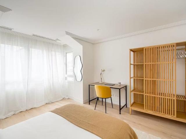 Calle del Doctor Fleming, Madrid, Community of Madrid 28036