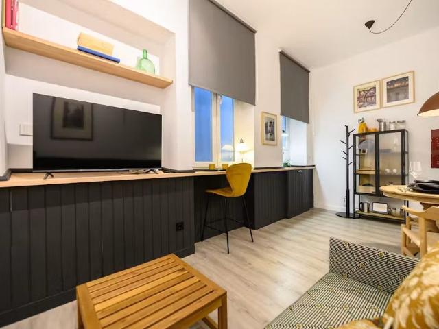 Calle del Molino de Viento, Madrid, Community of Madrid 28004