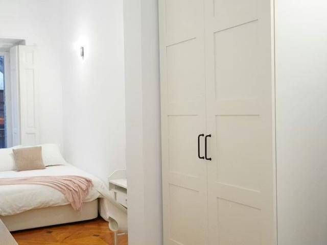 Calle del Marqués del Duero, Madrid, Community of Madrid 28001