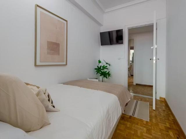 Calle del Poeta Joan Maragall, Madrid, Community of Madrid 28020