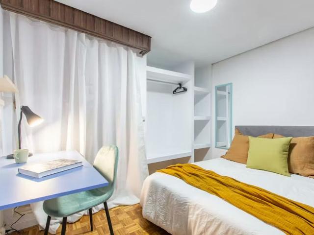 Calle del Pez Austral, Madrid, Community of Madrid 28007