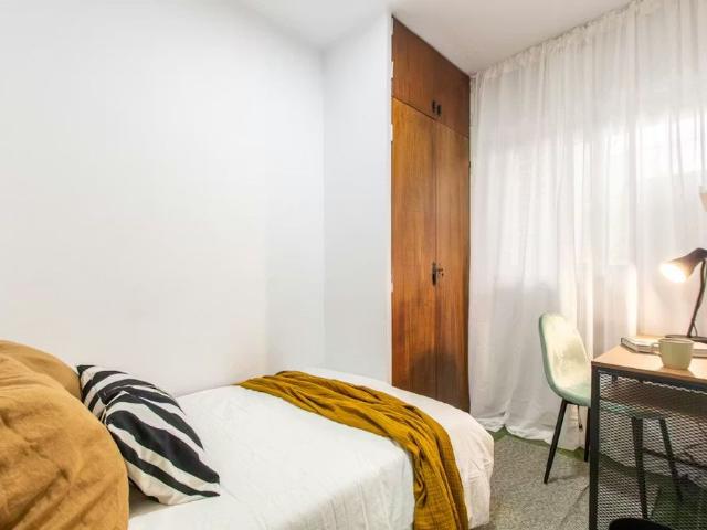 Calle del Pez Austral, Madrid, Community of Madrid 28007