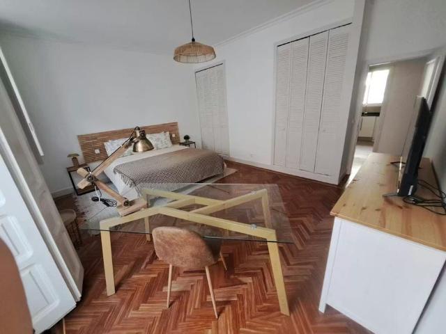 Calle del Prado, Madrid, Community of Madrid 28014