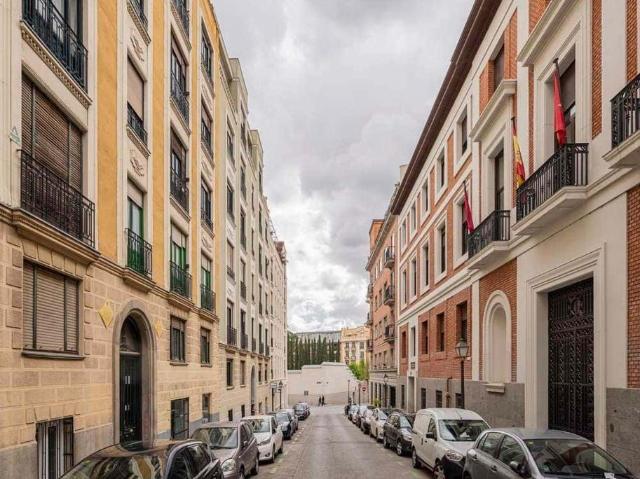 Calle Hermanos Álvarez Quintero, 6, 28004 Madrid, Spain, Madrid, Community of Madrid 28004