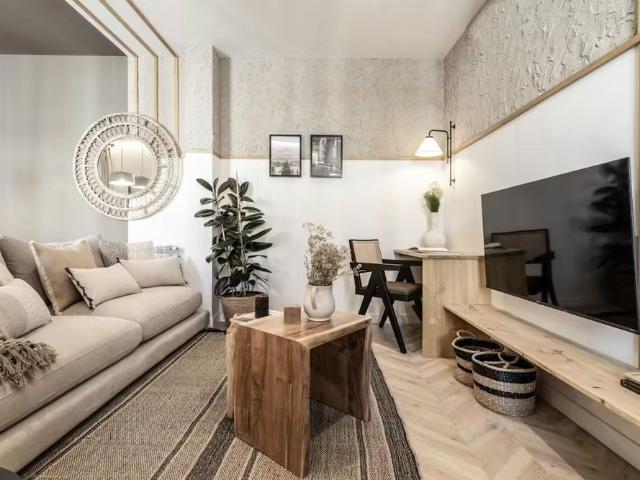 Calle Luchana, Madrid, Community of Madrid 28010