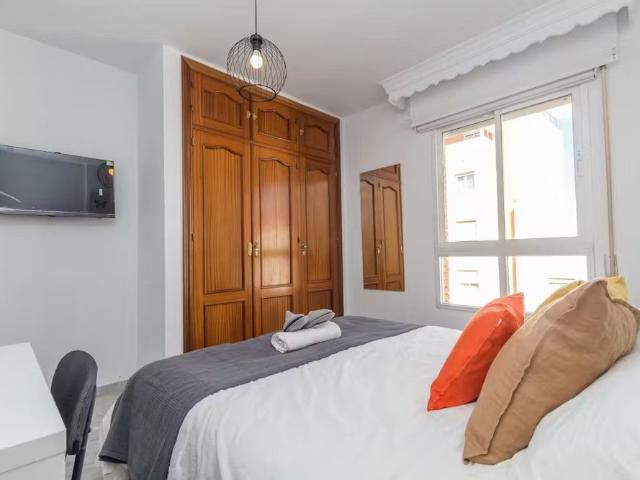 Calle Martínez de la Rosa, Málaga, Andalusia 29010