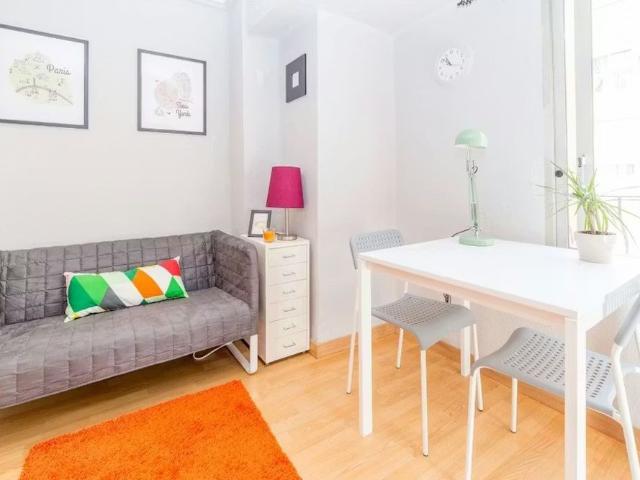 Calle Oriente, Valencia, Valencian Community 46006