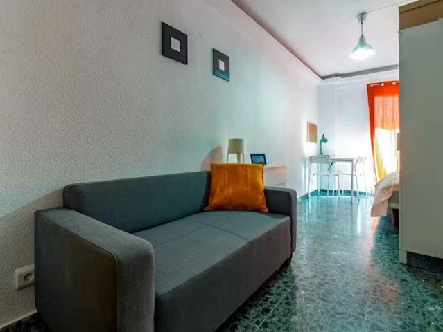 Calle Oriente, Valencia, Valencian Community 46006
