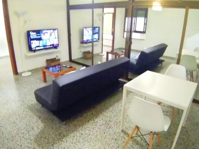 Calle Plus Ultra, Valencia, Valencian Community 46006