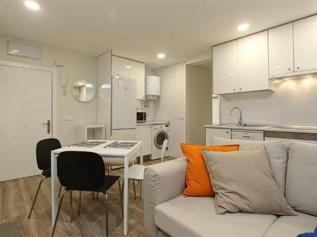Calle Rosa, Getafe, Community of Madrid 28903