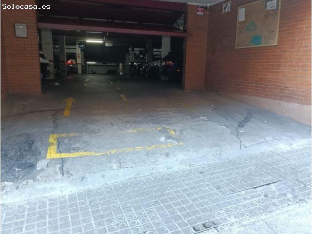 CALLE SAN DALMIR, PARKING EN PLANTA PARA COCHE MEDIANO