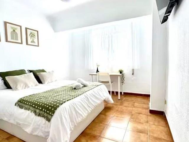 Calle Salitre, Málaga, Andalusia 29002