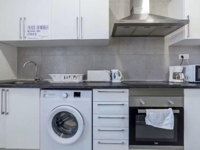 Calle Sueca, Valencia, Valencian Community 46006