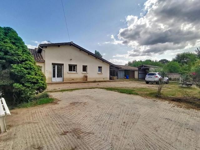 Calme, trois chambres, garage, dépendances