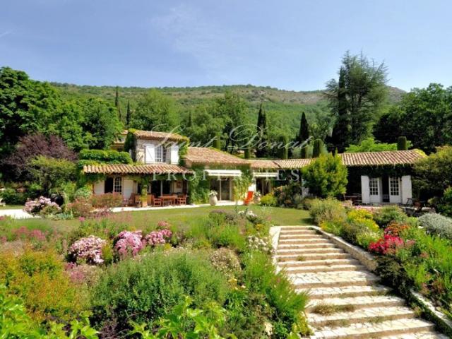 Calme Absolu et charme: Villa + maison d’invités et dépendance