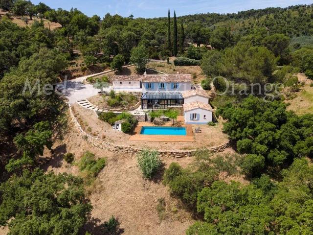 Calme et vues magnifiques à deux pas de Grimaud 250m² Grimaud
