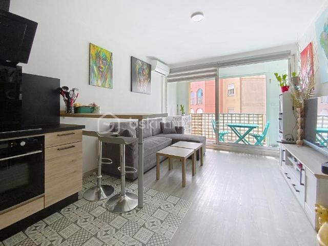 CAP D’AGDE SECTEUR LE MOLE APPARTEMENT T2 + LOGGIA + PARKING COUVERT